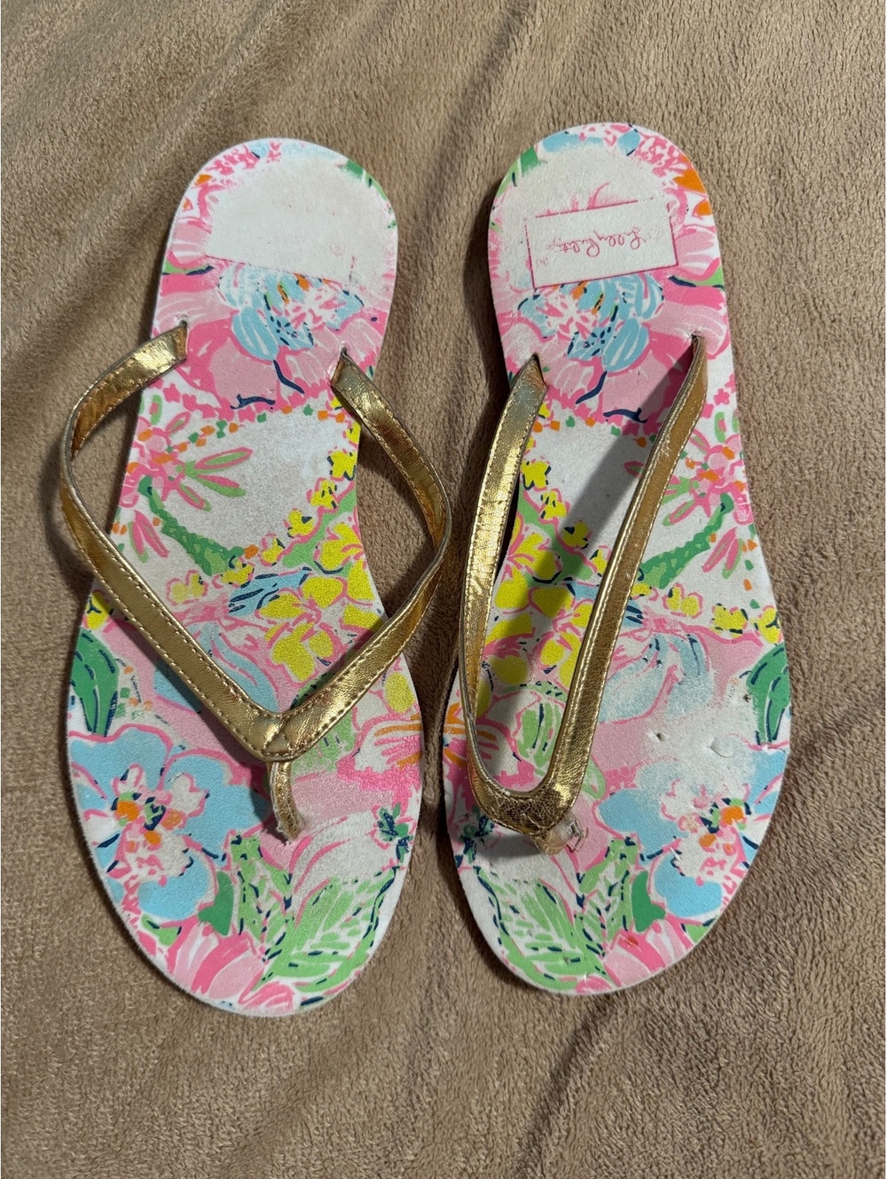 Lilly Pulitzer Floral Print Flip Flop Sandals with Gold Straps Size 6 / 7